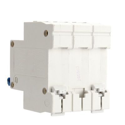 triturador Mini Circuit Breaker Mcb de la protección contra sobrecarga de 3Phase DZ47-63 C16